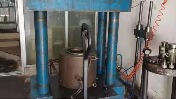 100噸千斤頂?shù)臉?biāo)定系數(shù)