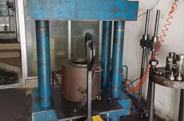 液壓千斤頂為什么要定期校準(zhǔn)